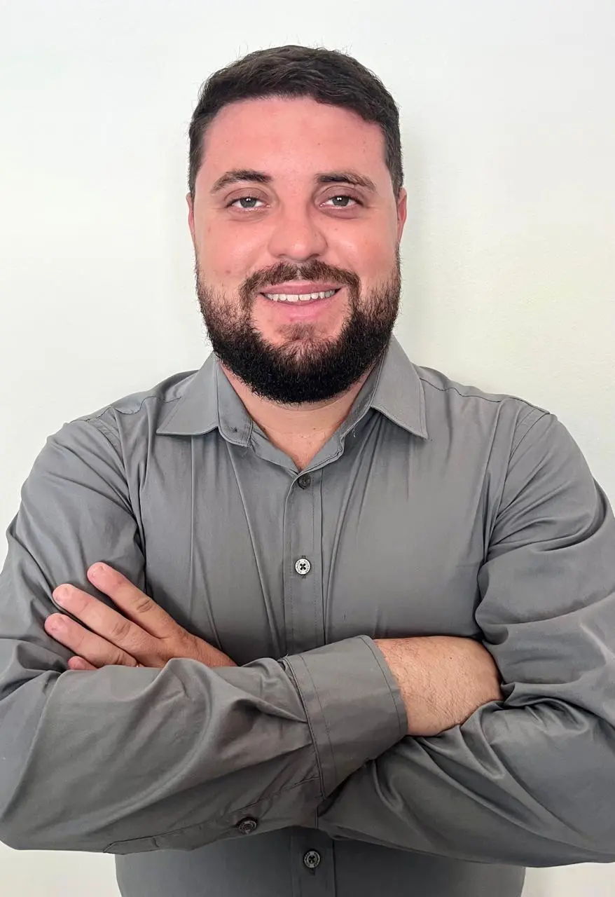 Douglas Siqueira - Especialista em energia solar e instalações elétricas